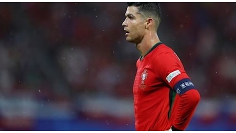 Euro 2024, Cristiano Ronaldo scoppia in lacrime in campo: la lezione alla nazionale italiana
