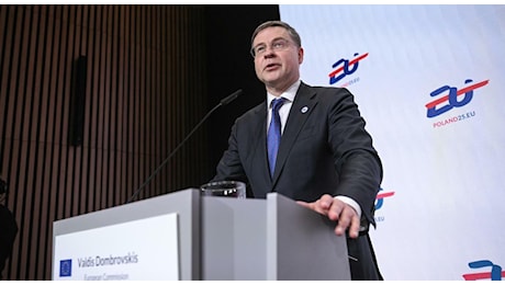 Telefoni anti-spionaggio ai funzionari europei negli Usa, arriva la smentita di Bruxelles: niente “usa e getta”