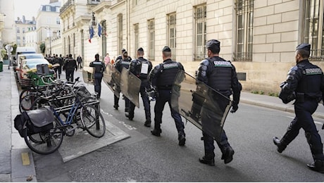 LIVE Parigi 2024 - Incendi e atti vandalici, paralizzate le linee ferroviarie: Attacchi coordinati