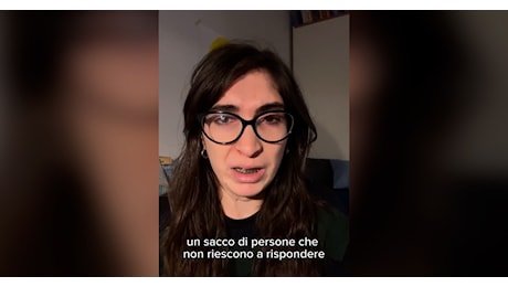 Fumettibrutti aggredita verbalmente alla fermata dei mezzi a Bologna: “Basta odio verso le persone transgender”