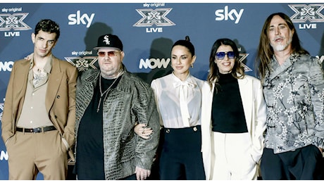 X Factor 2024, le pagelle dei Live: The Foolz credibili (8), Lowrah sotto le aspettative (5), Paola Iezzi sbaglia tutto (3)