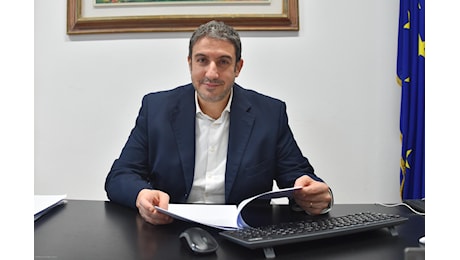 Marco Ballarini, il sindaco tiktoker: 20mila abitanti e un milione di follower. “Io boomer, ma i miei video battono quelli di Giorgia Meloni”