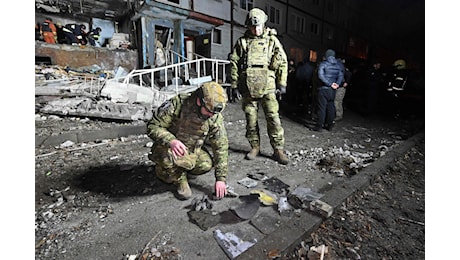 Ucraina, Natale sotto le bombe. “Massiccio attacco missilistico russo su Kharkiv e altre città”