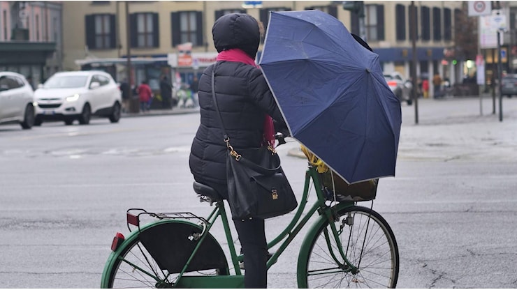 Maltempo, è allerta meteo in 10 regioni: le previsioni di oggi - Adnkronos Maltempo, è allerta meteo in 10 regioni: le previsioni di oggi - Adnkronos