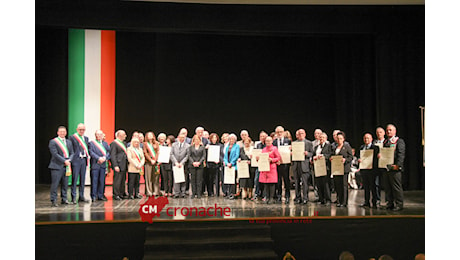 Celebrato il 4 novembre a Macerata: «In memoria del sacrificio di tanti italiani» Tutti i premiati e le foto