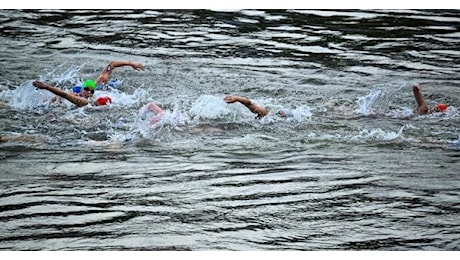 Senna ancora inquinata, annullato allenamento nuoto. Gli organizzatoi: E' balneabile e le gare possono avere luogo