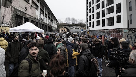 Leoncavallo, sgombero rinviato per 130 volte in 19 anni e il Comune di Milano cerca una nuova sede per il centro sociale più famoso d'Italia