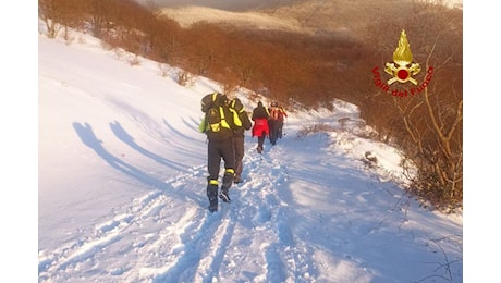 Un ragazzo e il suo cane soccorsi dai Vigili del Fuoco sulla Croce del Catria. 'In vetta condizioni avverse'