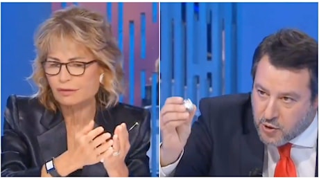 Scontro Gruber-Salvini in tv: Lei dice fake news, Le ho portato dei Baci Perugina