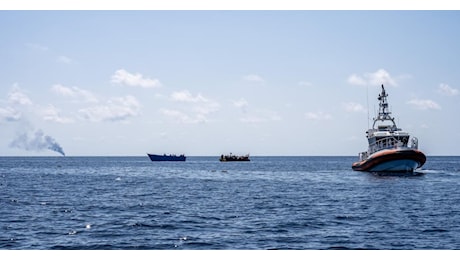 Migranti: nuovi sbarchi a Lampedusa, oltre mille arrivi in 24 ore