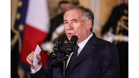 La Francia ha un nuovo governo: chi sono i 34 ministri scelti da Bayrou