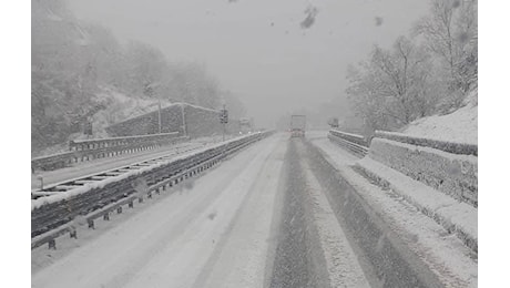 Meteo: Neve imminente, tra poco cadrà a quote sempre più basse, ecco dove