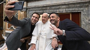 Il Papa incontra i comici e li trasforma in intrattenitori. Benigni, Bergonzoni, Guzzanti, avete dimenticato di essere figli di Pan e non di Dio?