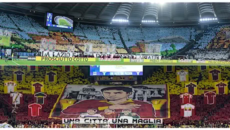 Lazio-Roma, coreografie dei tifosi: ecco lo spettacolo della Curva Nord e della Curva Sud