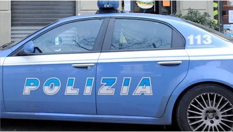 Rapina al bar finisce in tragedia: 37enne ucciso dal titolare del locale a colpi di forbici