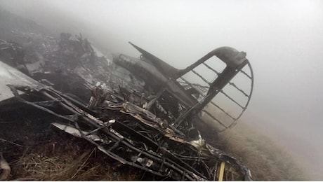 Modena, trovato l'aereo da turismo disperso in Appennino: «Morti i tre passeggeri, era al confine tra Emilia e Toscana»