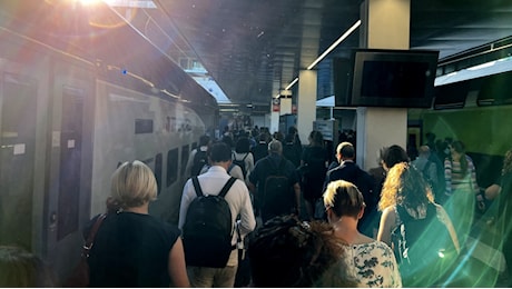 Allarme bomba: linea treni Milano-Bologna bloccata, ritardi e disagi