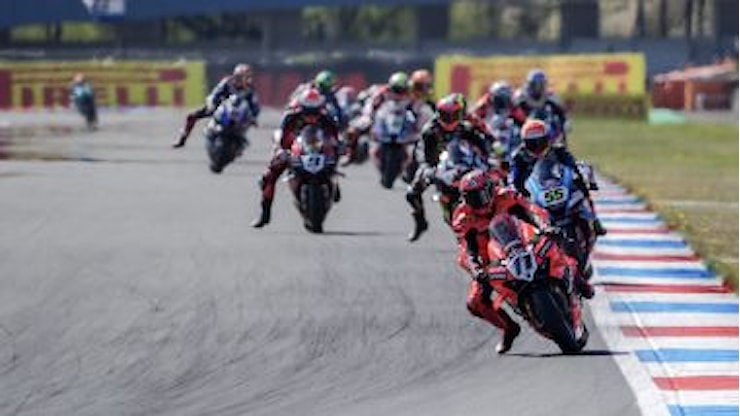 SBK Paesi Bassi: Bulega guida la tripletta italiana nel tempio di Assen! - MotorBox SBK Paesi Bassi: Bulega guida la tripletta italiana nel tempio di Assen! - MotorBox