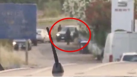 Sassari, assalto armato al caveau della Mondialpol: il video degli spari contro le forze dell'ordine