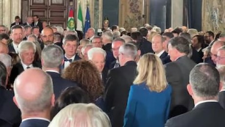 Mattarella va via dopo gli Auguri di Natale al Quirinale