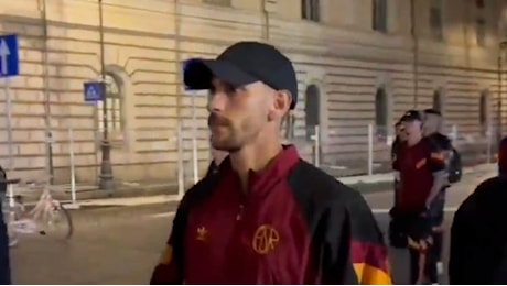 Roma attesa alla stazione dai tifosi: Fate venire il capitano. Cosa è successo nella notte