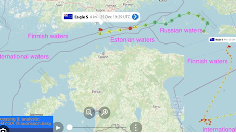 Tranciati cavi elettrici sottomarini nel Baltico. La Finlandia sequestra la Eagle S, nave della flotta ombra russa