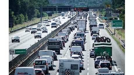 Le auto in Italia sono sempre di più (e sempre più vecchie)