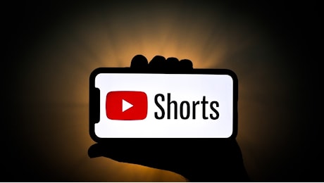 YouTube, prepariamoci a una valanga di video AI su Shorts