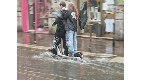 Maltempo, forti piogge in Liguria. Allerta arancione a Milano e in Emilia-Romagna