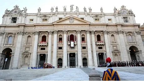 Se ci vuole un papa per dare energia alla televisione