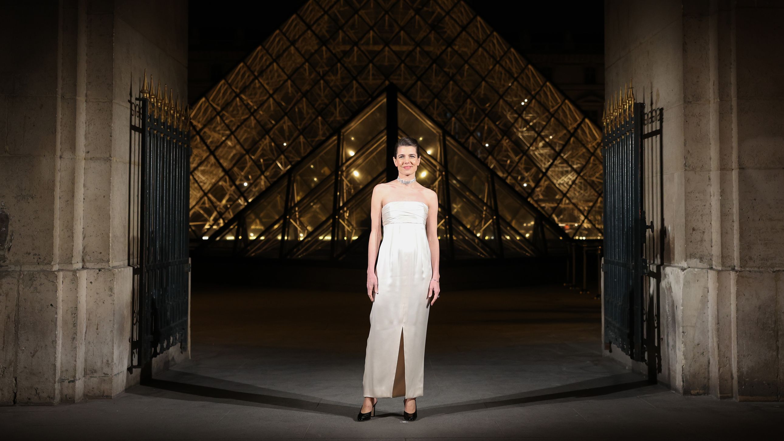 La Settimana della Moda a Parigi: i look delle celebrità al Grand Dîner del Louvre