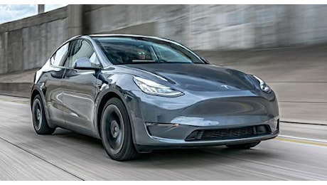 La Tesla Model Y a sette posti arriva anche in Europa. Tutto quello che sappiamo