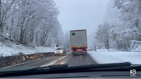 Cronaca meteo diretta - Neve sulle Alpi, camera car da Valtournenche a Cervinia - Video