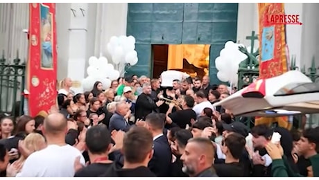 Emanuele Tufano, i funerali a Napoli del 15enne ucciso in una sparatoria