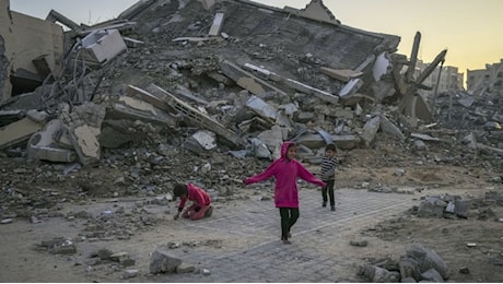 Striscia di Gaza: raid israeliano uccide almeno 18 palestinesi, tra cui tre bambini