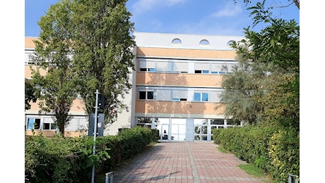 Recanati. Dramma al Liceo Scientifico dove una quindicenne è caduta da una finestra