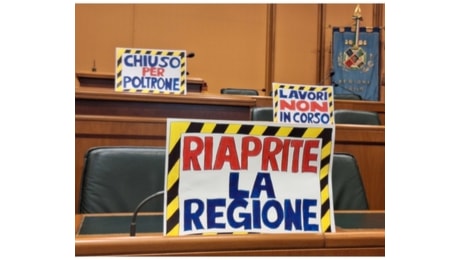 Lazio: opposizioni, in Consiglio protesta per blocco Aula