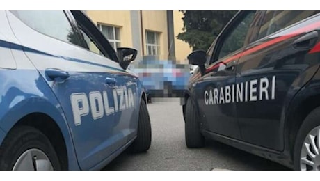 Napoli, swpari contro 20enne incensurato: arrestato un ragazzo di 14 anni. Tre giorni fa un 16enne era gi&agr