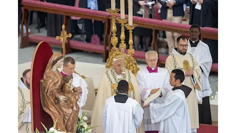 Papa Francesco: Sosteniamo con la preghiera i missionari