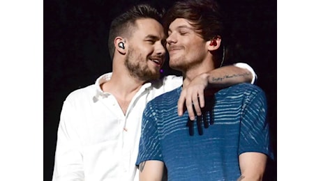 I One Direction hanno ricordato l’amico Liam Payne. Louis: «Liam, se vuoi per Bear sarò lo zio di cui ha bisogno»