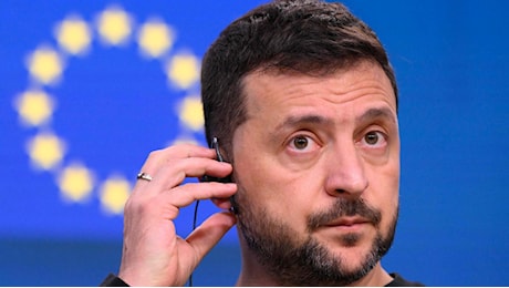 Zelensky a Ue e Nato: “Aiutateci a sconfiggere Putin”. “Serve forza per la diplomazia, Mosca prepara 10.000 nordcoreani”