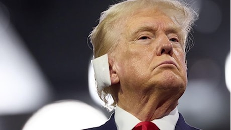 USA, Trump (con orecchio fasciato) ottiene nomination repubblicana. Vice sarà Vance