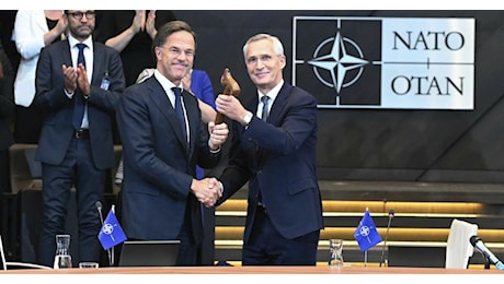 Con Mark Rutte alla Nato la maschera è caduta: comandano Usa ed economia di guerra