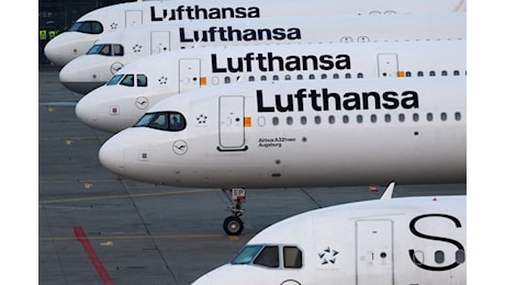 Lufthansa alza i prezzi dei biglietti per i costi del carburante verde