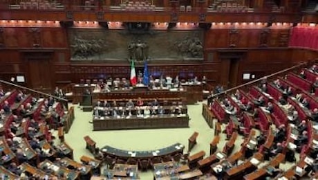 Battibecco in Aula Meloni - Bonelli su ritardo dei treni