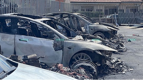 Oggi costa molto più assicurare una Tesla di una BMW elettrica