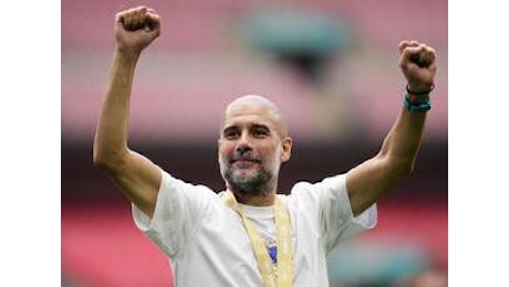 Manchester City, ufficiale il rinnovo di Guardiola: 'Resto per vincere ancora'