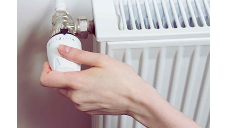 Termosifoni, prima di accenderli c’è una cosa che devi fare: così non paghi un salasso per il riscaldamento