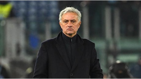 Mourinho si lamenta: Inaccettabile giocare su un campo sintetico in Champions League