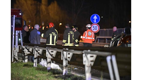 Incidenti stradali, auto fuori strada a Cantù: un morto e quattro feriti